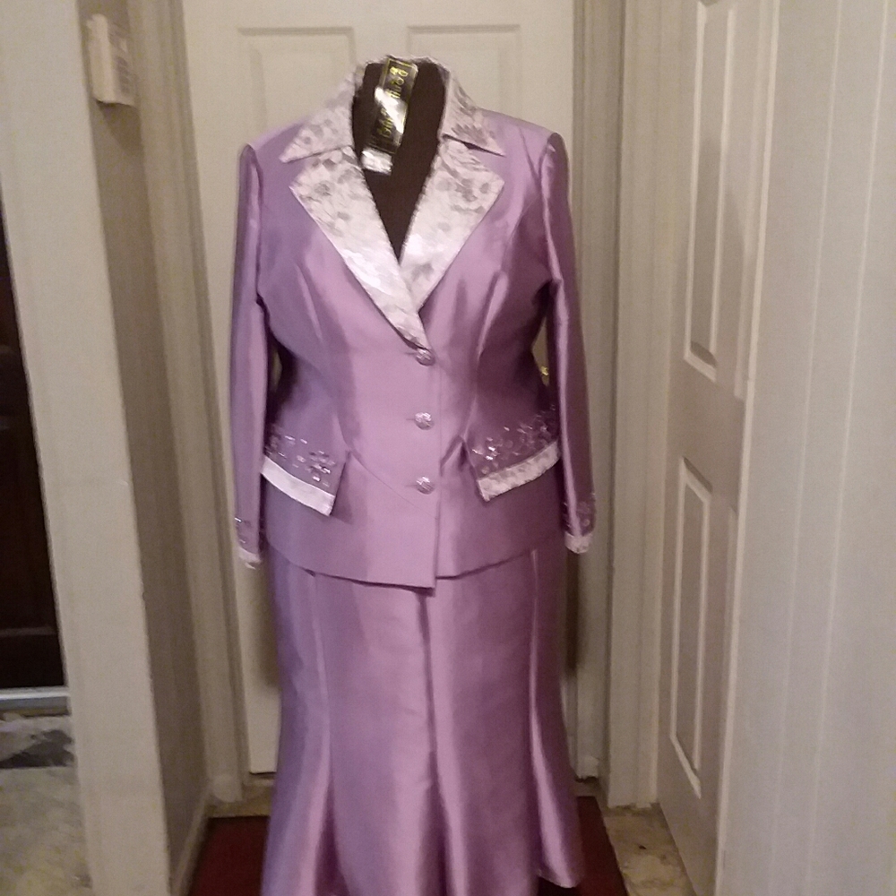 2 piece ladies suit /Jacket and skirt only